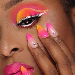 Meet your Posher, Esther